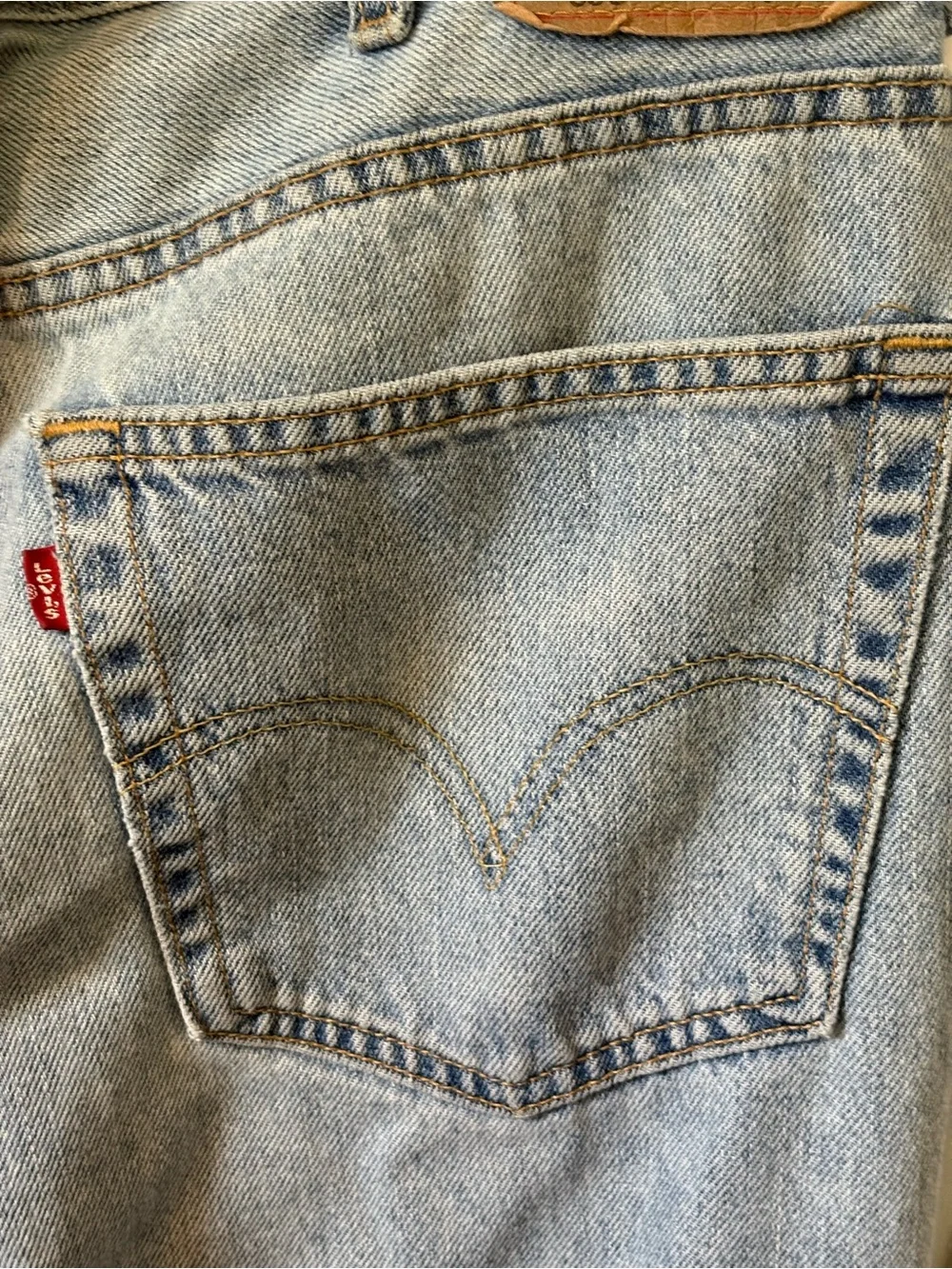 Levi's Light Blue Men's 550 Relaxed Jeans 40x32